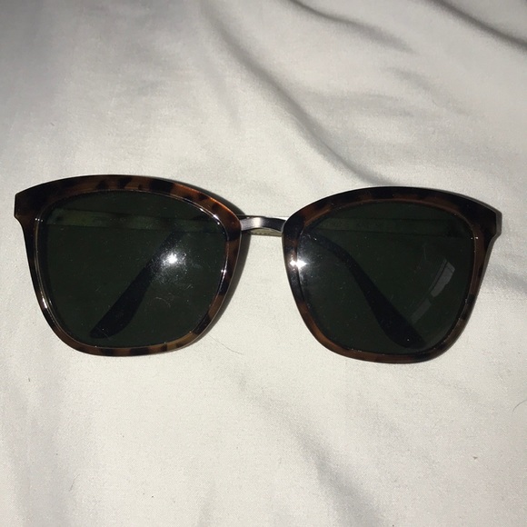 PEPPERS Sun Glasses - Picture 1 of 3